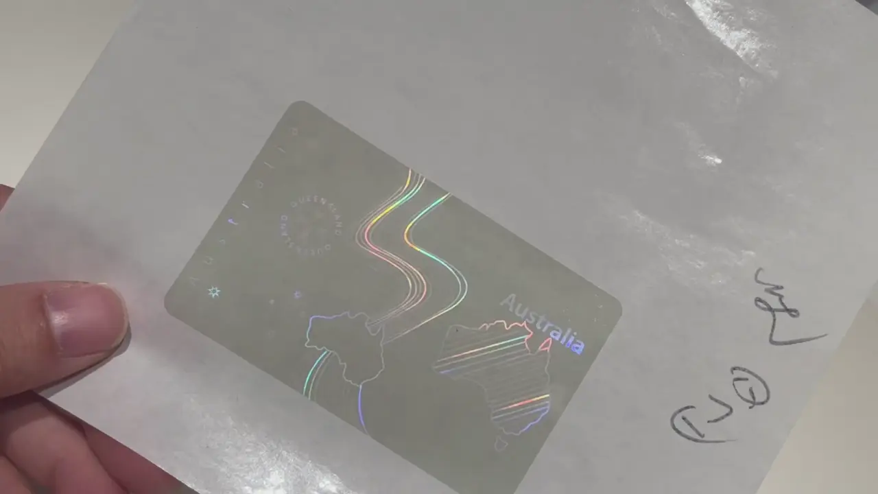 Queensland film holographique transparent pour permis de conduire | QLD film holographique de sécurité pour cartes d’identité : guide vidéo